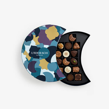 Praline Selection Half Moon Box 15pcs